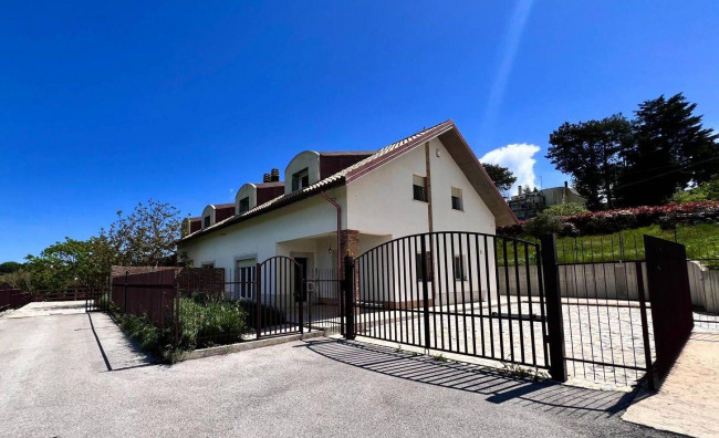 Villa bifamiliare in affitto a Campobasso