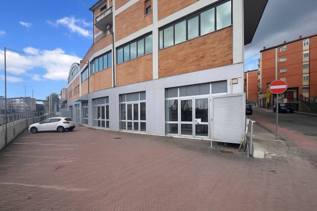 Locale commerciale in vendita a Campobasso