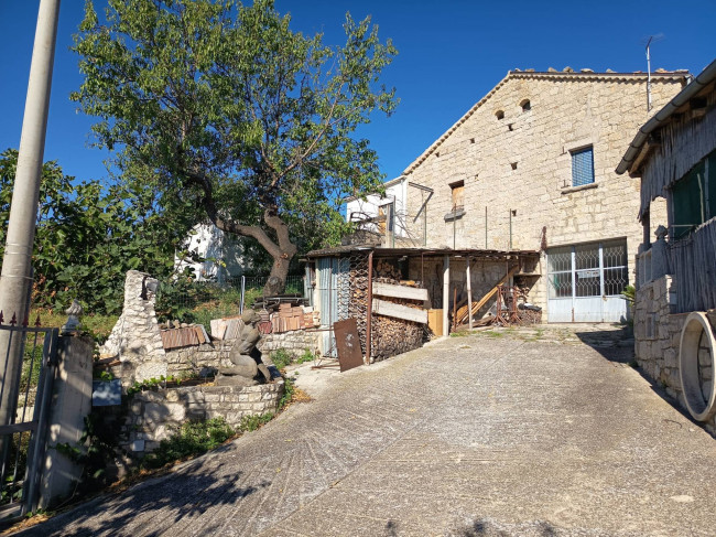 Villa bifamiliare in vendita a Castelbottaccio
