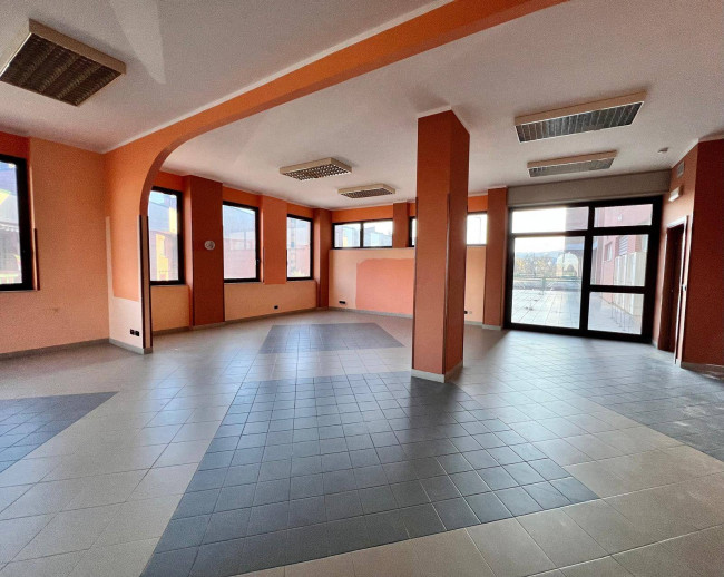 Locale commerciale in affitto a Campobasso