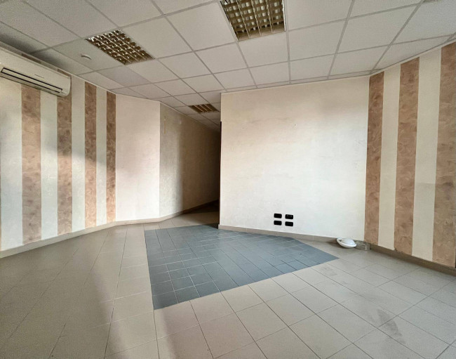 Locale commerciale in affitto a Campobasso