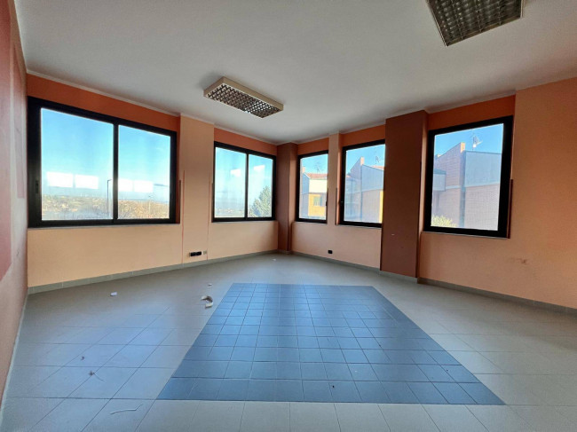 Locale commerciale in affitto a Campobasso