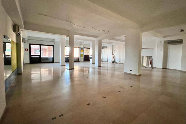 Locale commerciale in affitto a Campobasso