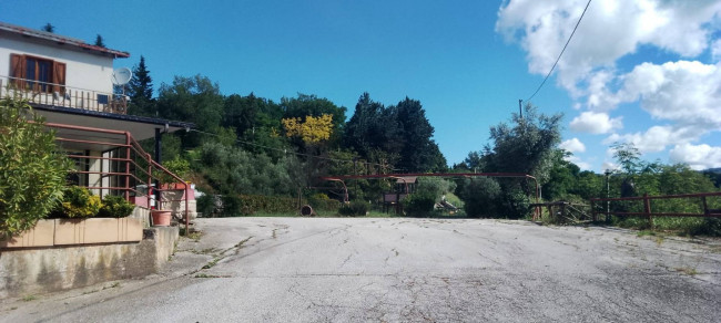 Locale commerciale in affitto a Castropignano