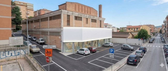 Locale commerciale in vendita a Campobasso