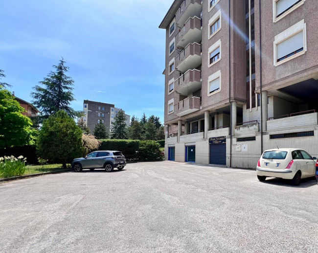 Locale commerciale in vendita a Campobasso