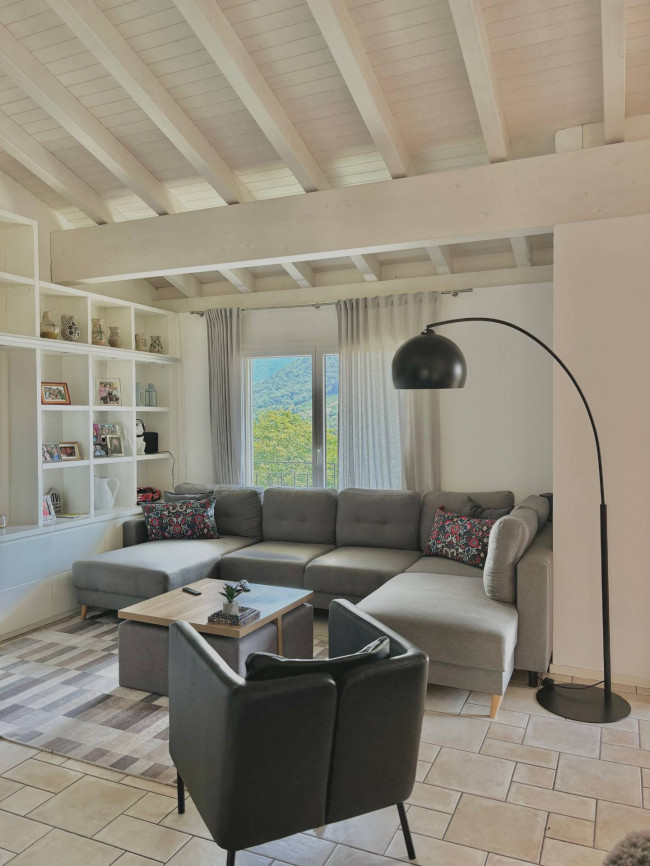 Casa in vendita a Collina d'Oro