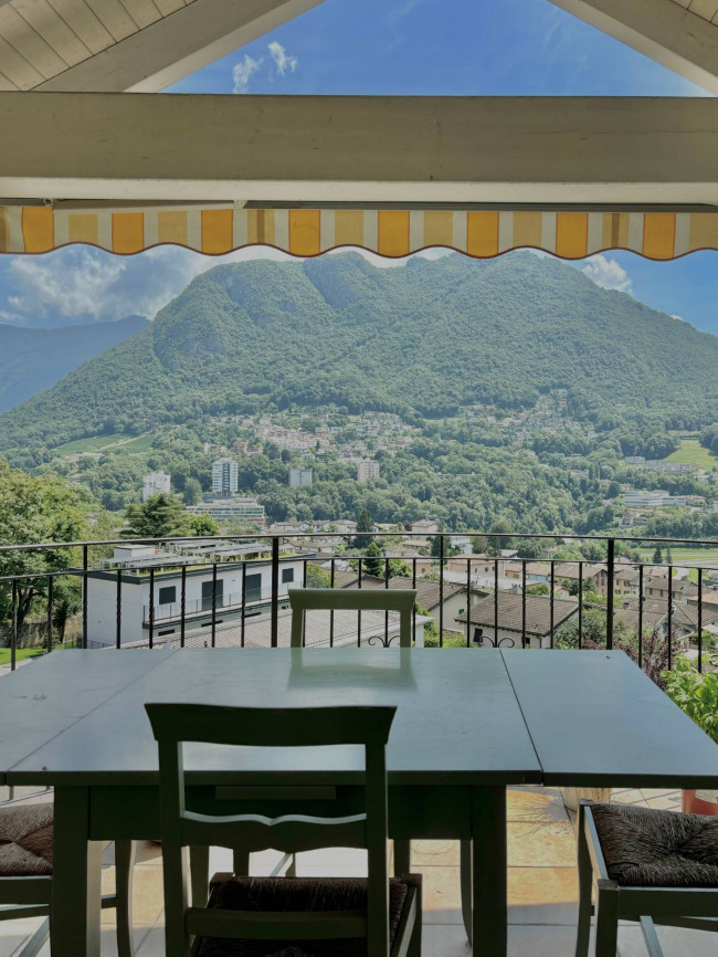 Casa in vendita a Collina d'Oro