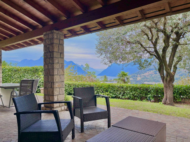 Casa / Villa in vendita a Collina d'Oro