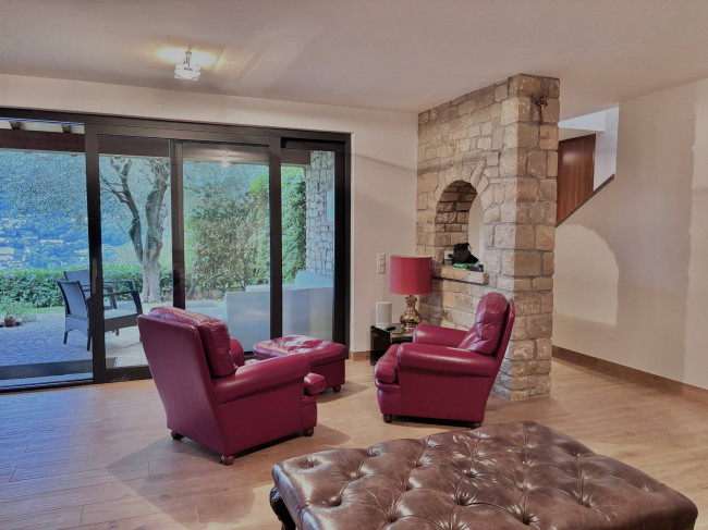 Casa / Villa in vendita a Collina d'Oro