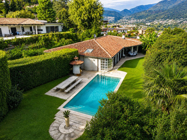 Villa singola in vendita a Savosa