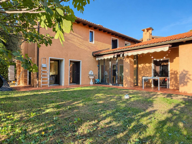 Casa / Villa in vendita a Comano