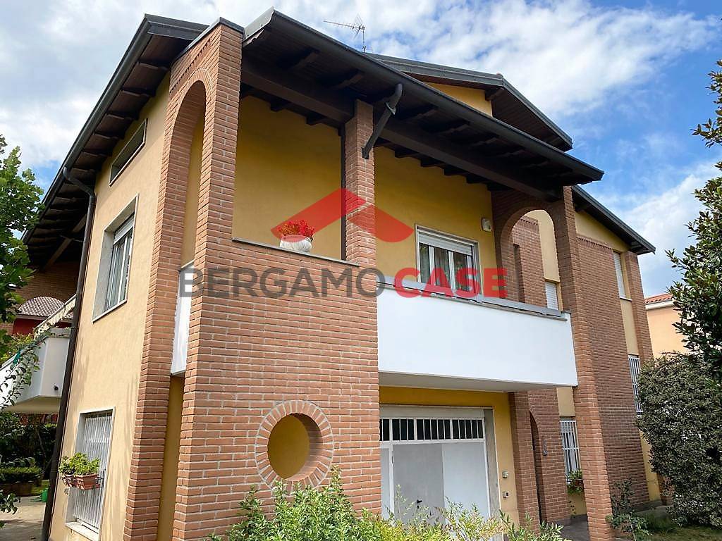  seriate vendita quart: paderno bergamo-case