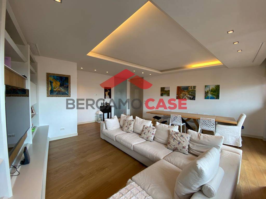 Appartamento BERGAMO vendita  Centrale  Bergamo Case