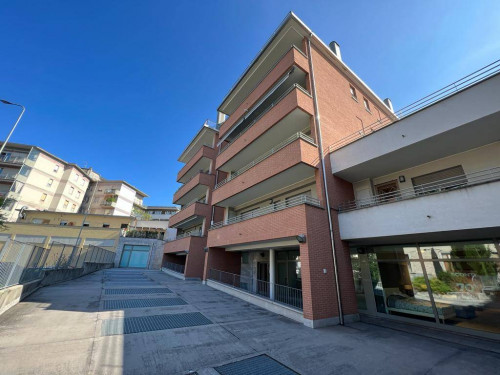 Ufficio in vendita a San Giorgio, Bergamo (BG)