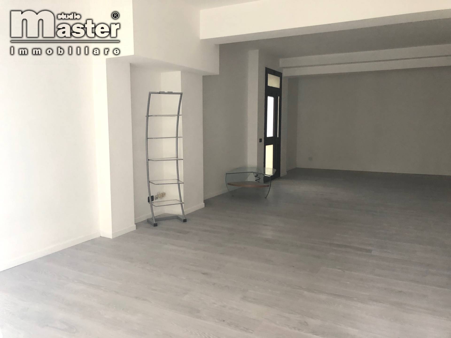 Negozio - Loc.Com. TREVISO vendita  Fuori Mura Nord  Studio Master Immobiliare ag.Paese