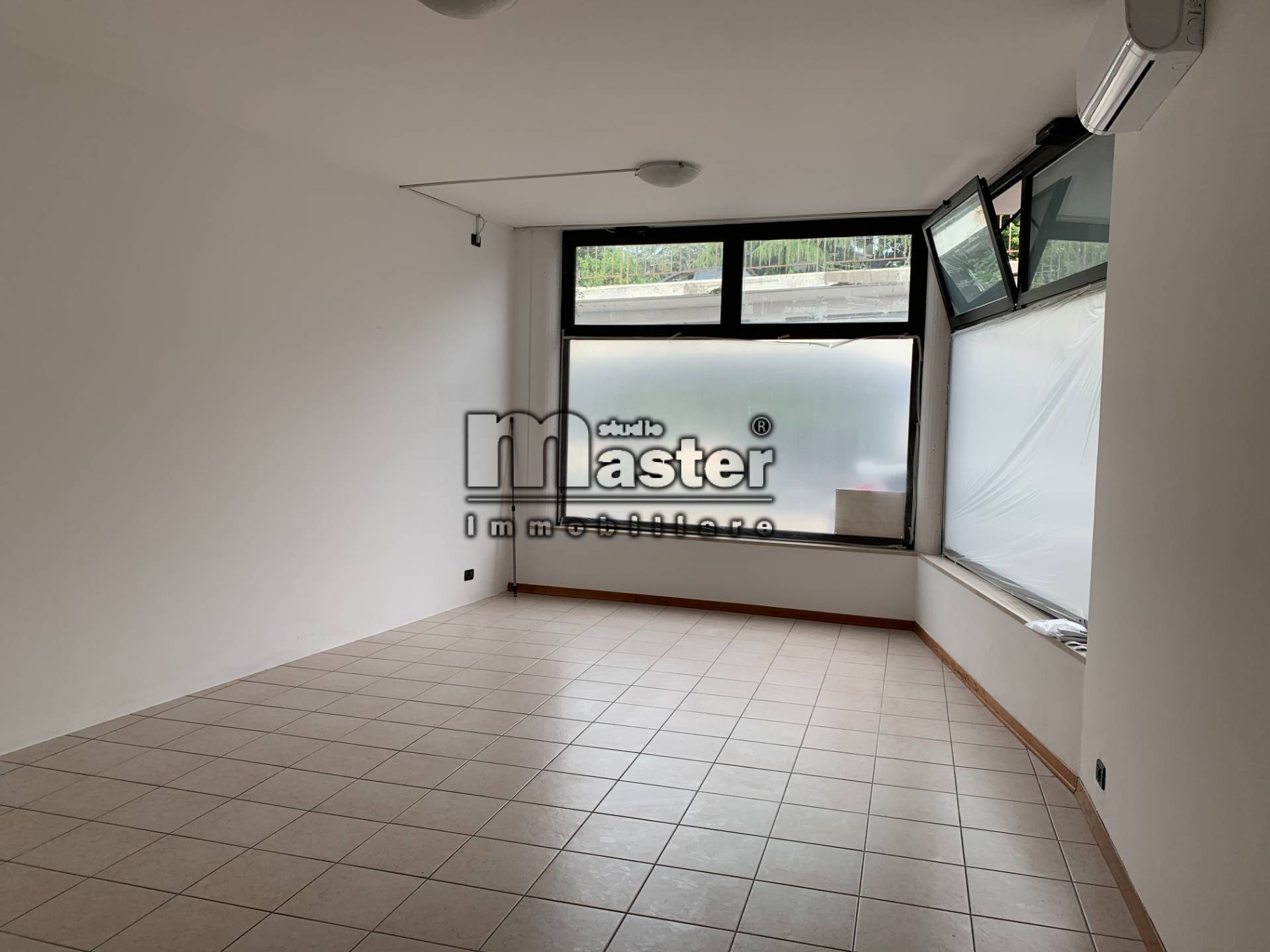 Negozio - Loc.Com. TREVISO affitto  Stazione  Studio Master Immobiliare