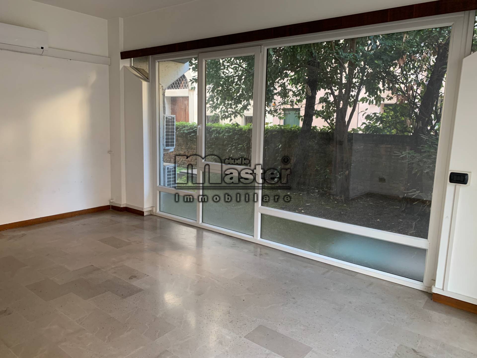  treviso affitto quart: centro storico studio-master-immobiliare