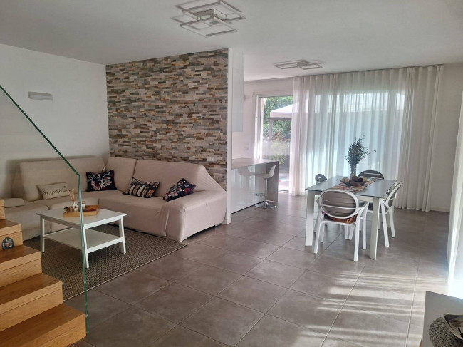 Villa bifamiliare