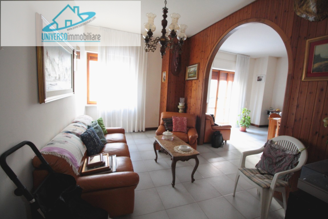Appartamento SAN BENEDETTO DEL TRONTO vendita  Centrale  Universo Immobiliare