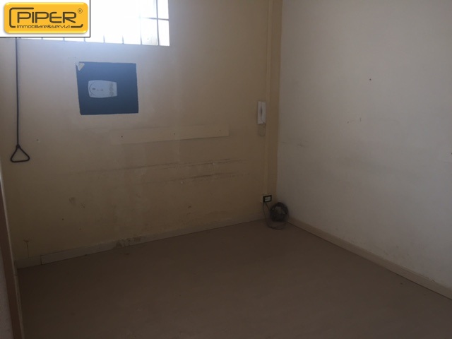 Negozio - Loc.Com. POZZUOLI affitto  Pozzuoli Alta  Piper immobiliare&servizi
