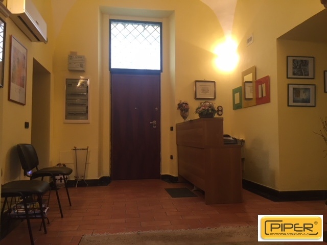 Negozio - Loc.Com. POZZUOLI affitto  Pozzuoli Centro  Piper immobiliare&servizi