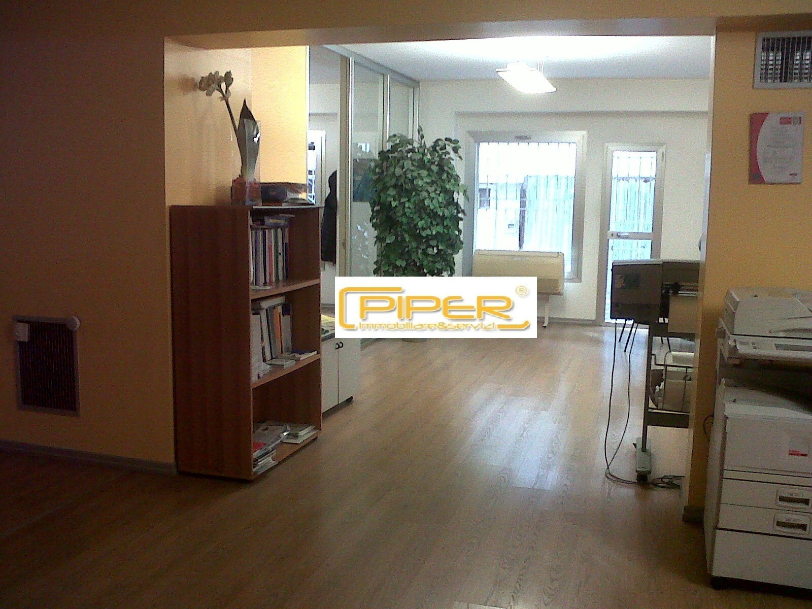 Negozio - Loc.Com. NAPOLI affitto  Fuorigrotta  Piper immobiliare&servizi