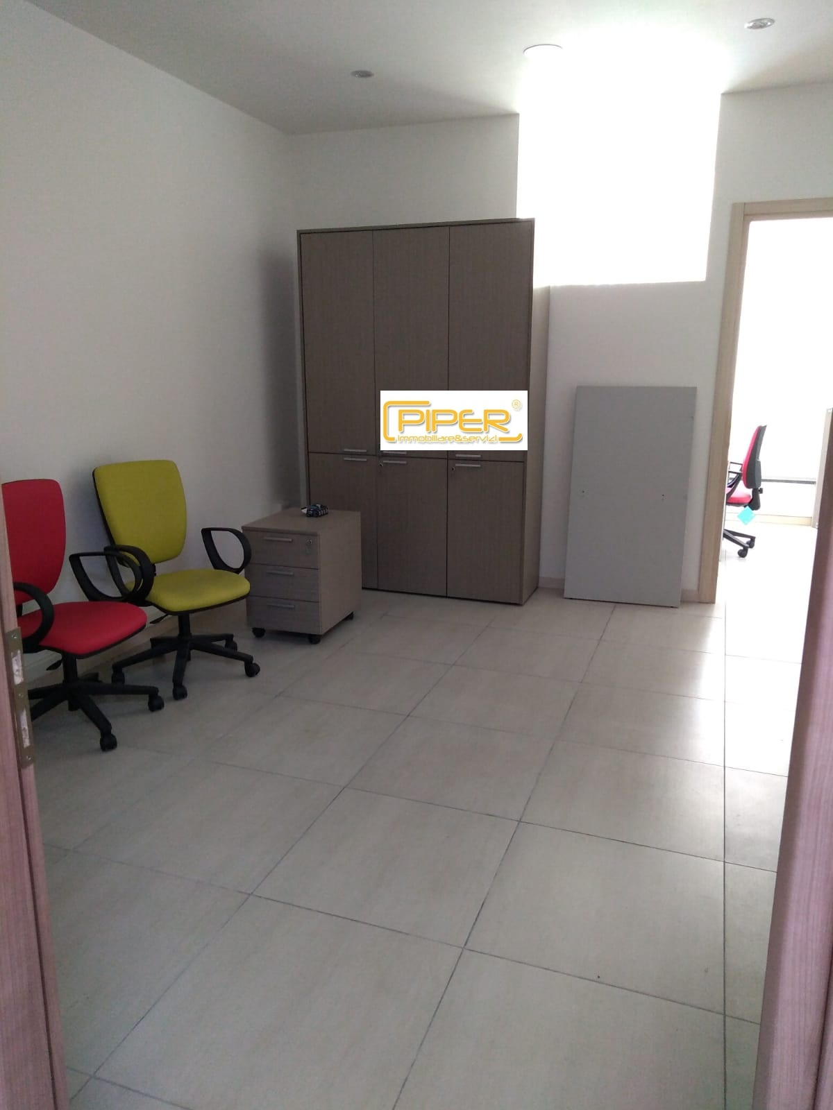 Negozio - Loc.Com. POZZUOLI affitto  Arco Felice  Piper immobiliare&servizi