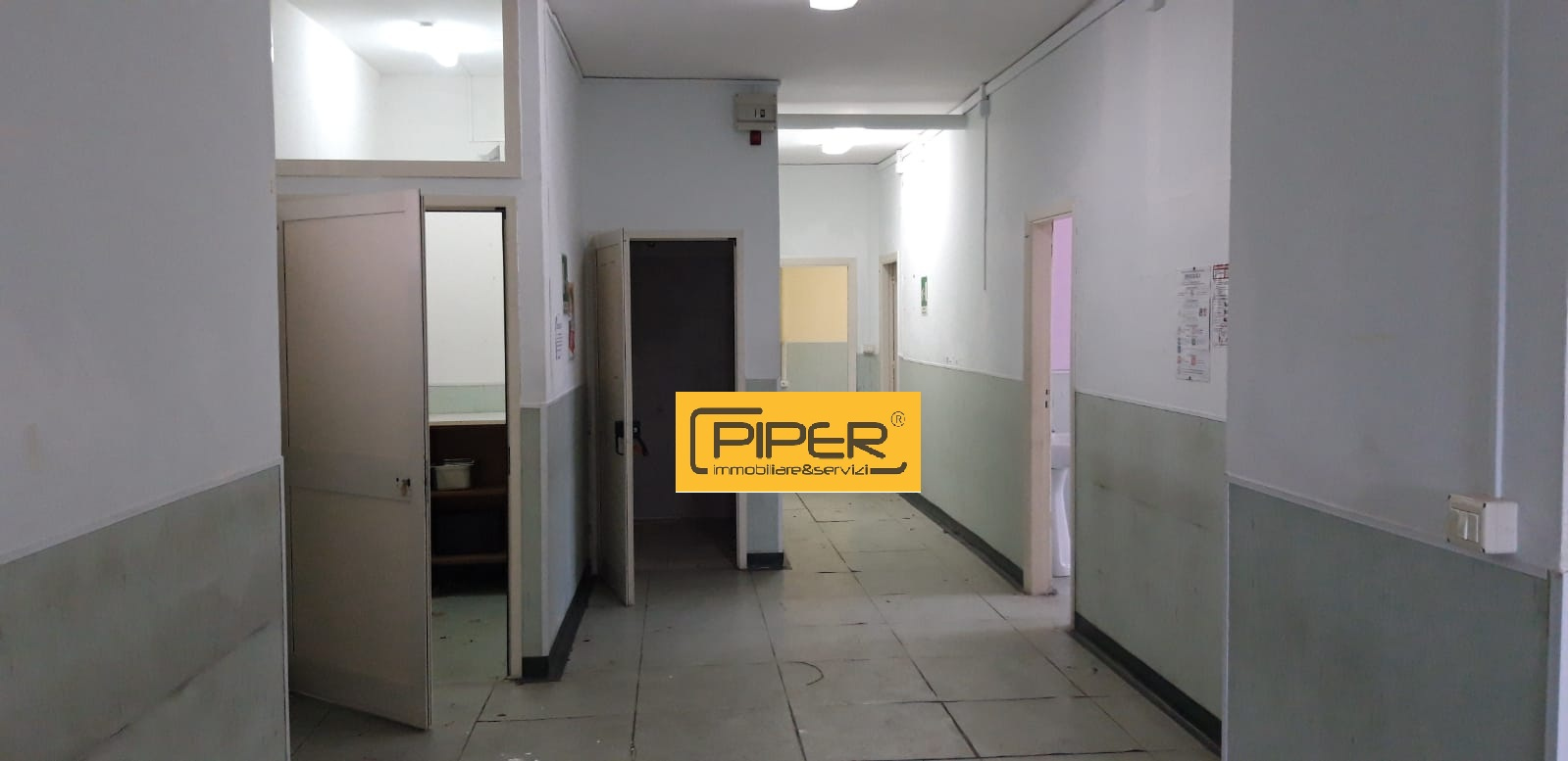 Negozio - Loc.Com. POZZUOLI affitto  Pozzuoli Solfatara  Piper immobiliare&servizi