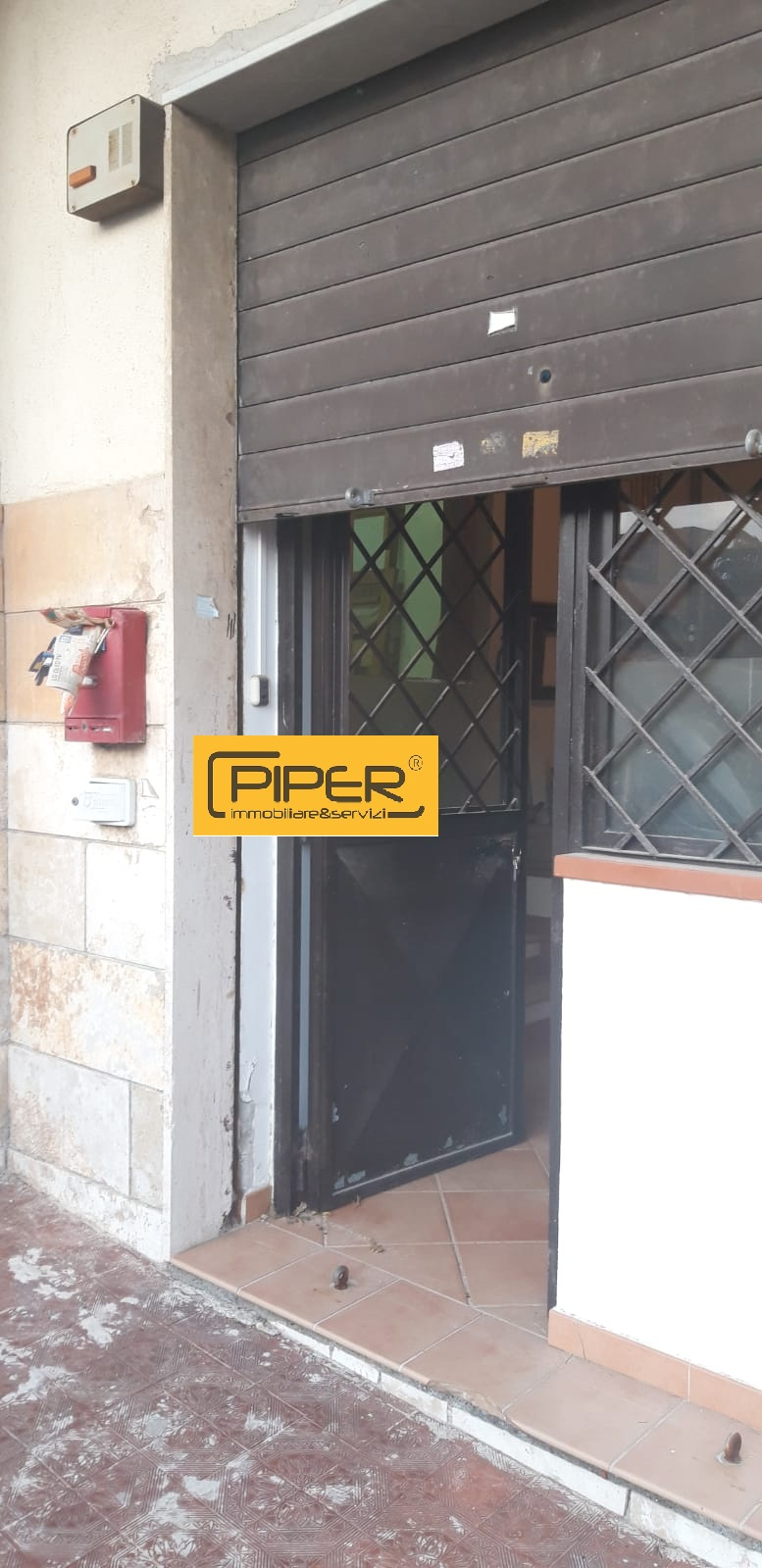 Negozio - Loc.Com. POZZUOLI vendita  Pozzuoli Solfatara  Piper immobiliare&servizi
