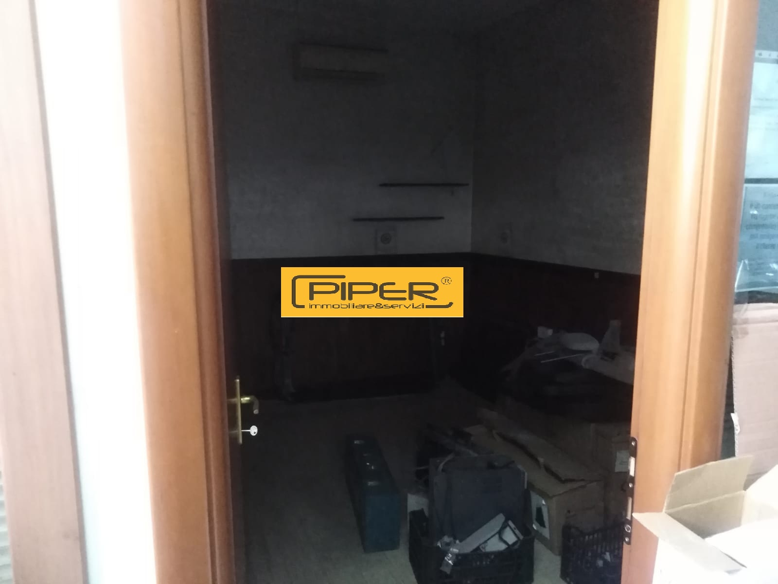 Capannone Commerciale NAPOLI affitto  Agnano  Piper immobiliare&servizi