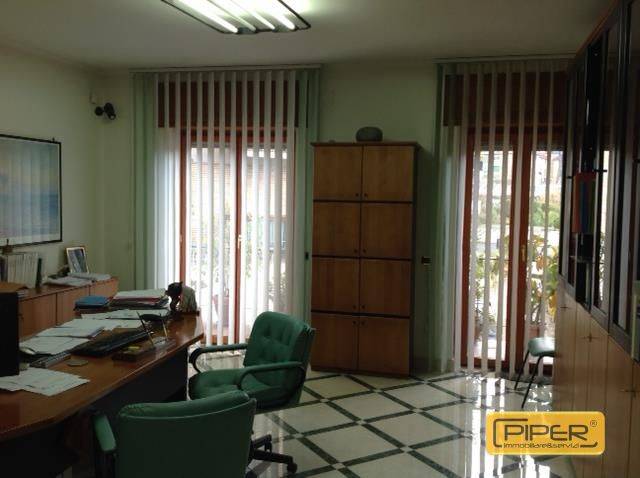 Negozio - Loc.Com. NAPOLI affitto  Soccavo  Piper immobiliare&servizi